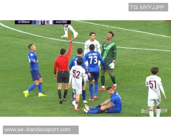 广岛球员失误送机会米内罗头球被解围路易斯补射遗憾中柱